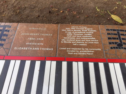 Piano Park Bench, Moonta - Attractions 1
