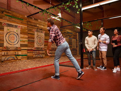 Throw Axe - Attractions 0