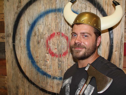 Throw Axe - Attractions 1