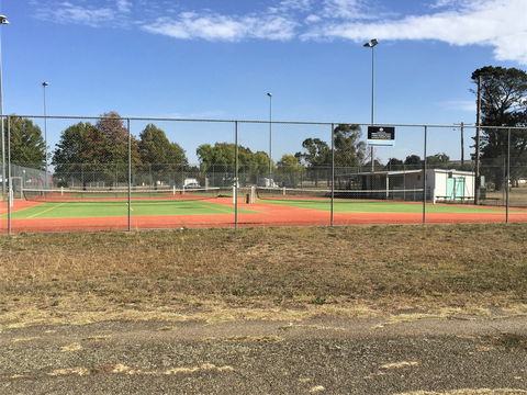 Gunning Tennis Courts - Attractions 0