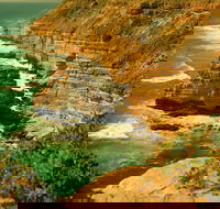 Island Rock and Natural Bridge - Attractions