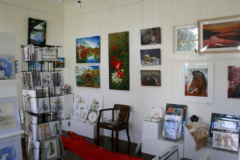 Old SchoolHouse Gallery - Attractions 2