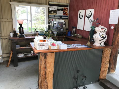 Tin Shed Gallery - Attractions 1