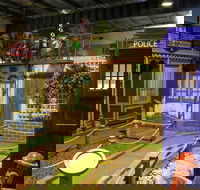 Unreal Mini Golf - Attractions