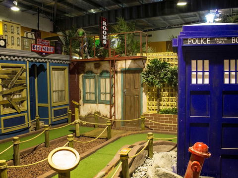 Unreal Mini Golf - Attractions 0