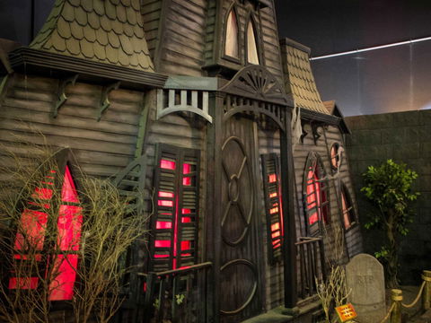 Unreal Mini Golf - Attractions 2
