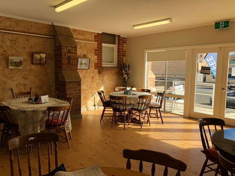 Anglican Community Cafe, Limestone Art Gallery & Cornish Garden - Attractions 2