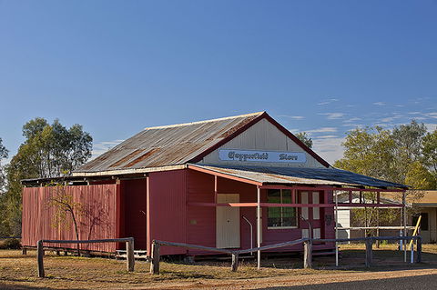 Copperfield Store, Chimney And Cemetery - Attractions 1