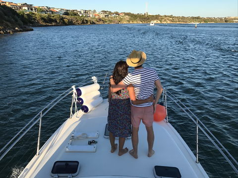 Cruising The  Swan River In At Sunset With Boutique Cruise - Attractions 2