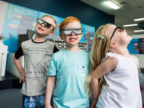 CSIRO Parkes Radio Telescope Visitor Centre - Attractions 2