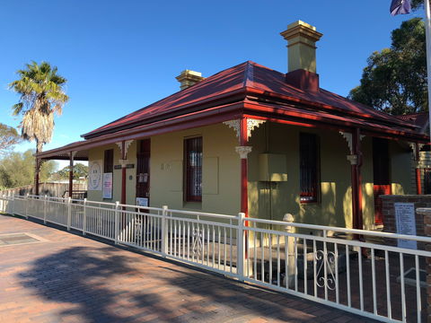 Dredge's Cottage - Attractions 1