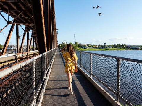Grafton 'Bendy' Bridge - Attractions 1