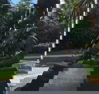 Weary Dunlop Memorial - Attractions