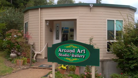 Around Art Studio/Gallery - Attractions 0