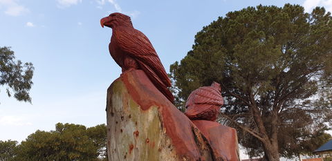 Chainsaw Tree Sculpture - Attractions 0