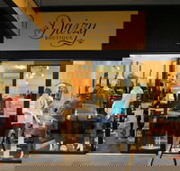 Daizy Boutique - Attractions