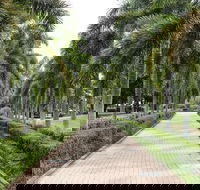Dan Gleeson Memorial Gardens - Attractions