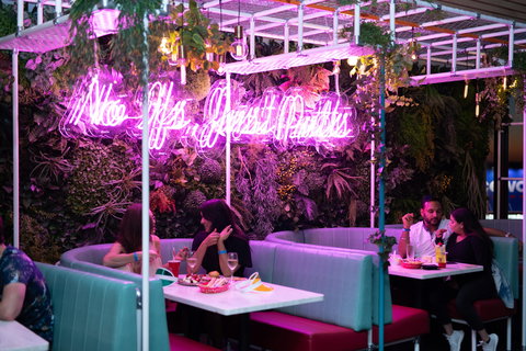 Holey Moley Carousel - Attractions 0