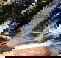 Lucindale Cemetery - Attractions