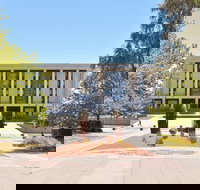 National Library of Australia - Attractions