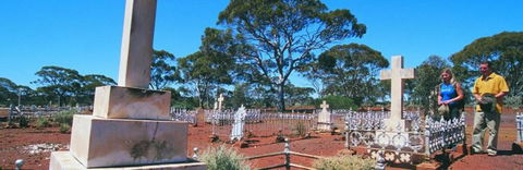 Old Pioneer Cemetery Coolgardie - Attractions 0