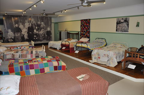 Pioneer Women's Hut Museum - Attractions 2