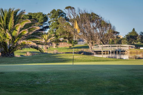 South Lakes Golf Club - Attractions 0