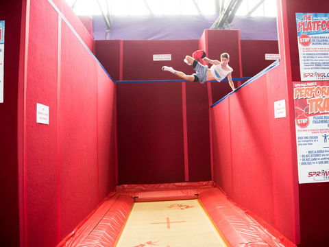 Springloaded Trampoline - Attractions 1