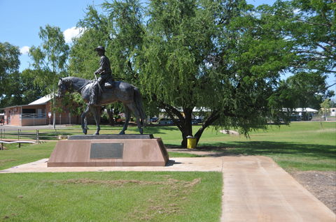 Stockmans Pioneer Memorial Katherine Icon - Attractions 0
