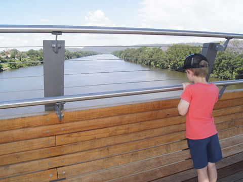 Yandhai Nepean Crossing - Attractions 1