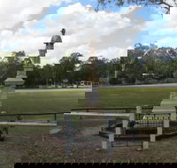 Apple Tree Creek War Memorial - Attractions
