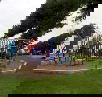 Kingscote Memorial Playground - Attractions