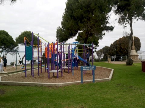 Kingscote Memorial Playground - Attractions 0