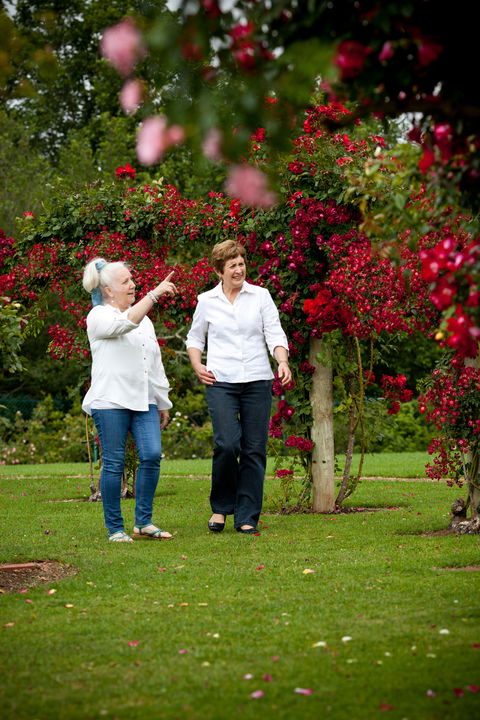 Victoria State Rose Garden At Werribee Park - Attractions 2