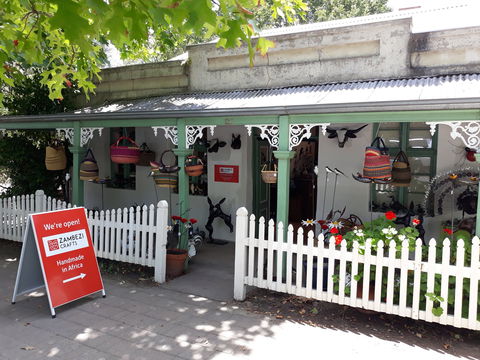 Zambezi Crafts - Attractions Las Vegas 0
