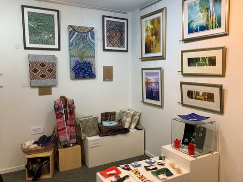 Batemans Bay Visitors Centre Art Gallery - Attractions 1