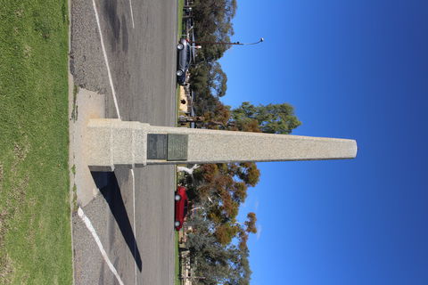 Hawdon And Bonney Obelisk Barmera - Attractions 0