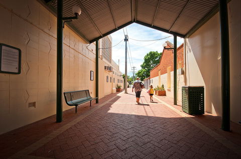 Kiesling Lane Heritage Walk - Attractions 0
