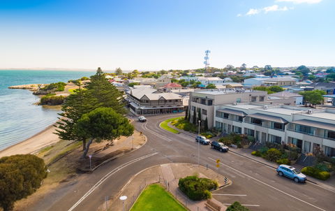 Kingscote - Attractions 0
