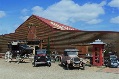 Oaklands Barn - Attractions Las Vegas 0