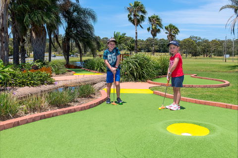 Port Macquarie Driving Range And Mini Golf - Attractions 2