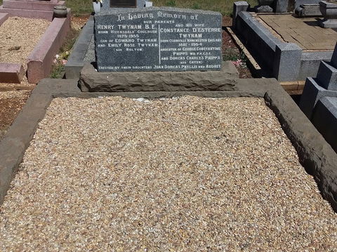 Stone Quarry Cemetery - Attractions 1