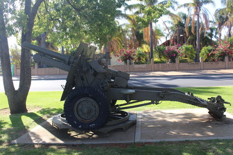 War Gun Trophy - Attractions Las Vegas 1
