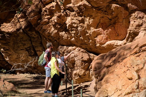 Yeperenye / Emily And Jessie Gaps Nature Park - Attractions 2