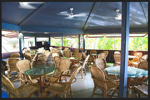 Pathfinder Jumping Crocodile Cruise Shuttle Bus - Attractions 2