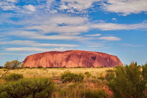 Explore Uluru: 7 Hours Guide Tour At Sunrise With Light Breakfast - Attractions 1