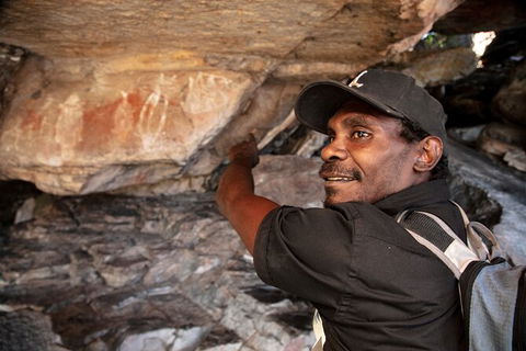 Arnhem Land Injalak Hill Full-Day Tour From Darwin - Attractions 2