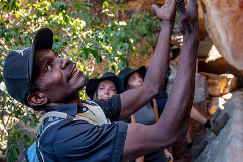 Arnhem Land Injalak Hill Full-Day Tour From Darwin - Attractions 0