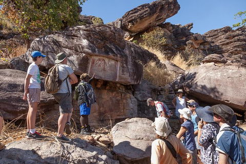 Arnhem Land Injalak Hill Full-Day Tour From Darwin - Attractions 10