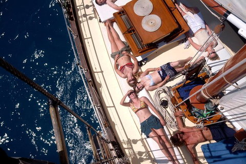 Whitehaven Beach Sailing And Snorkeling Cruise - Attractions 0